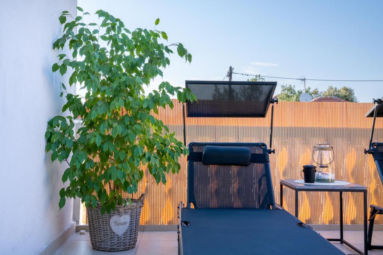 Apartment Paula With Private Jacuzzi And Parking- Near The Beach Zadar Extérieur photo