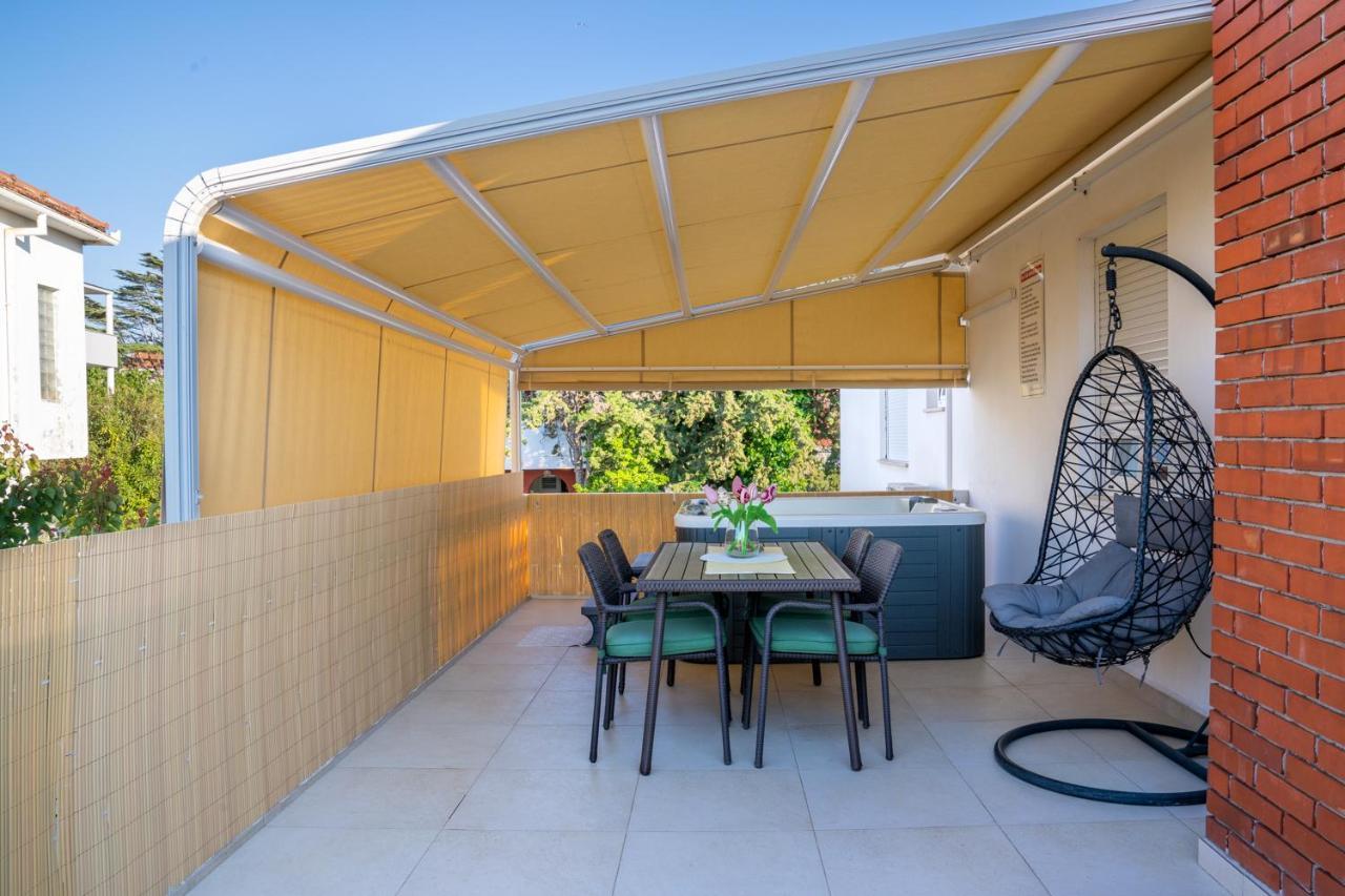 Apartment Paula With Private Jacuzzi And Parking- Near The Beach Zadar Extérieur photo
