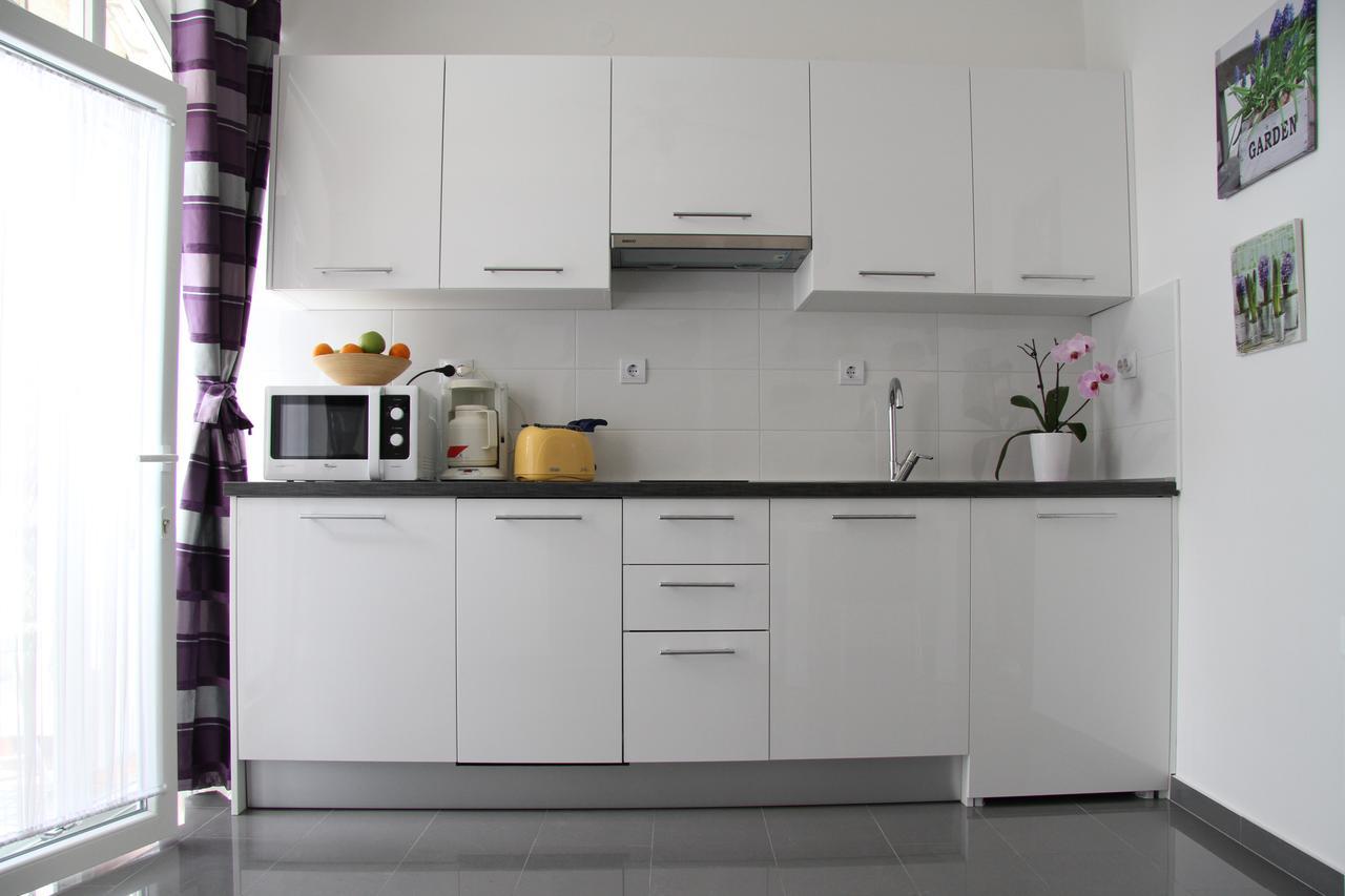 Apartment Paula With Private Jacuzzi And Parking- Near The Beach Zadar Extérieur photo