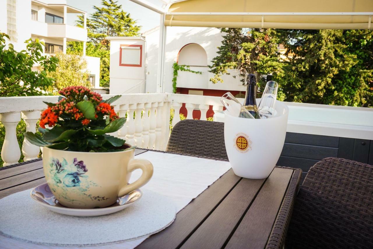 Apartment Paula With Private Jacuzzi And Parking- Near The Beach Zadar Extérieur photo