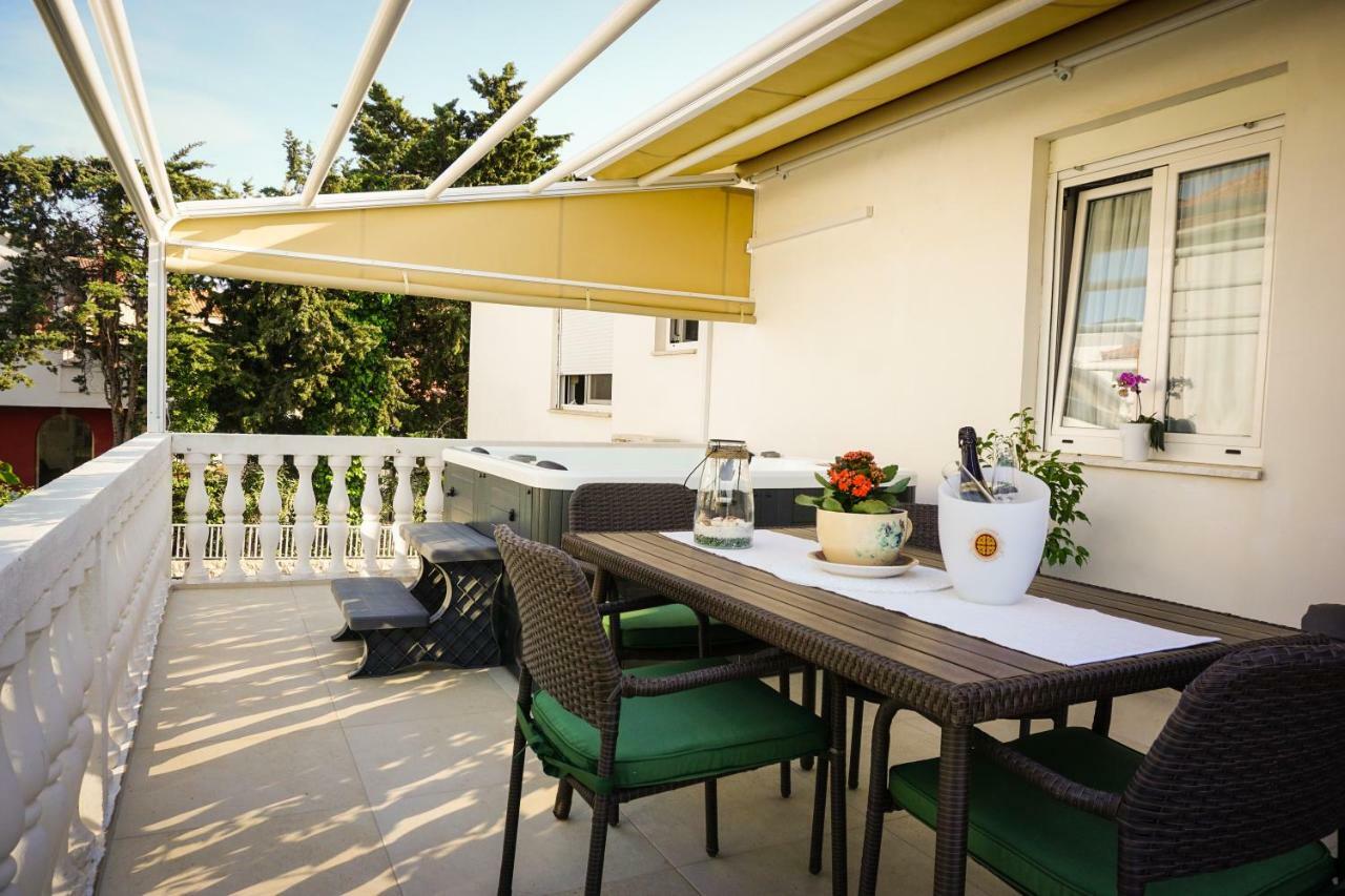 Apartment Paula With Private Jacuzzi And Parking- Near The Beach Zadar Extérieur photo