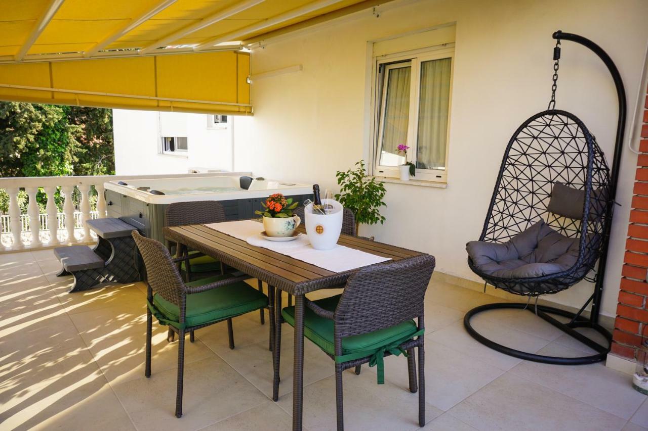 Apartment Paula With Private Jacuzzi And Parking- Near The Beach Zadar Extérieur photo