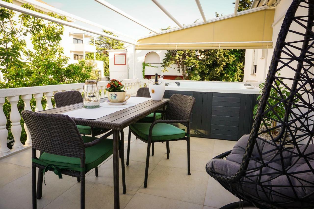 Apartment Paula With Private Jacuzzi And Parking- Near The Beach Zadar Extérieur photo