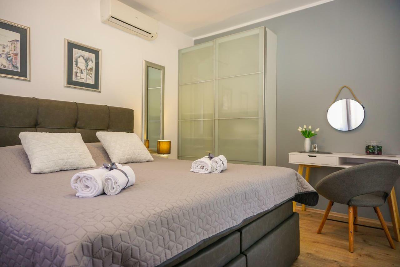Apartment Paula With Private Jacuzzi And Parking- Near The Beach Zadar Extérieur photo
