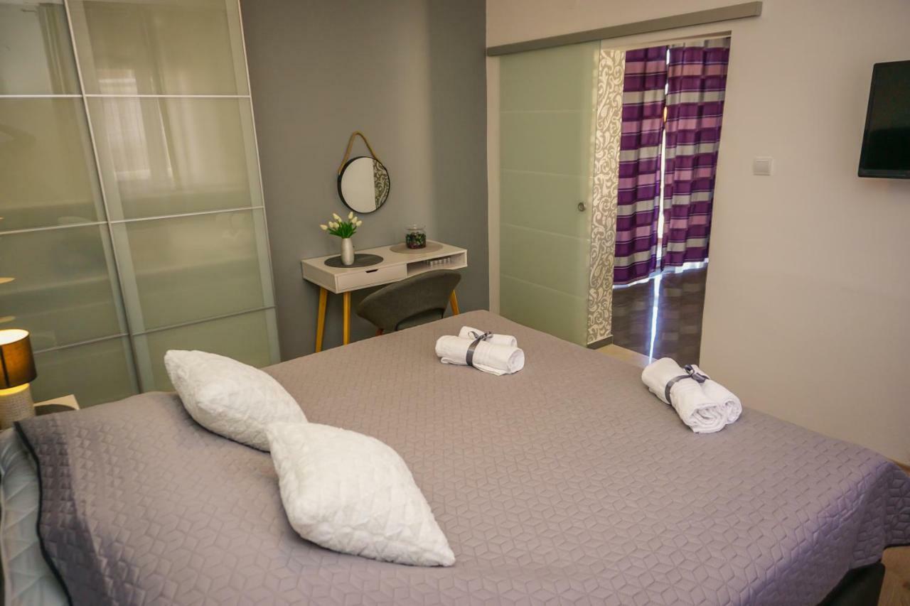 Apartment Paula With Private Jacuzzi And Parking- Near The Beach Zadar Extérieur photo