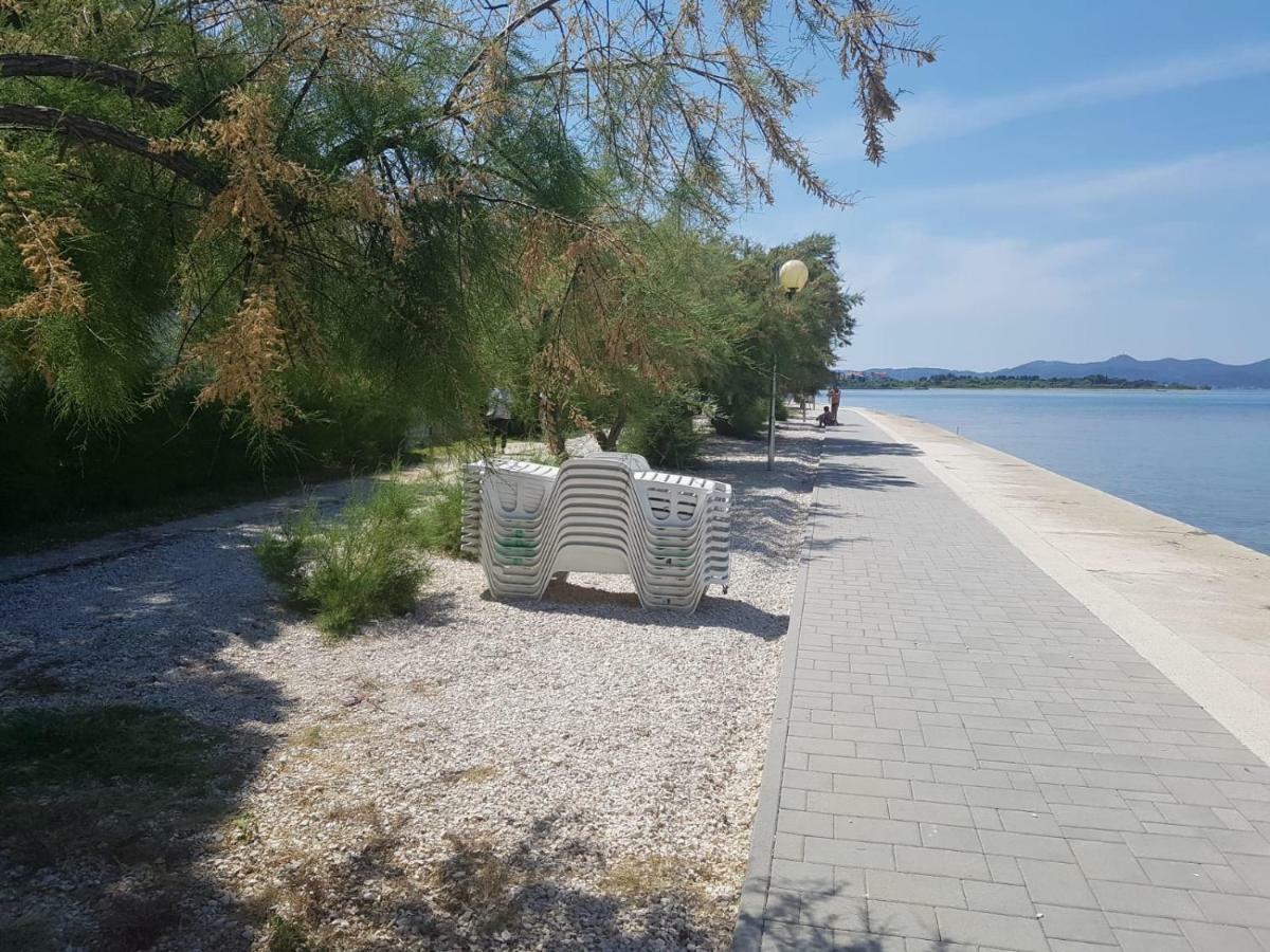 Apartment Paula With Private Jacuzzi And Parking- Near The Beach Zadar Extérieur photo