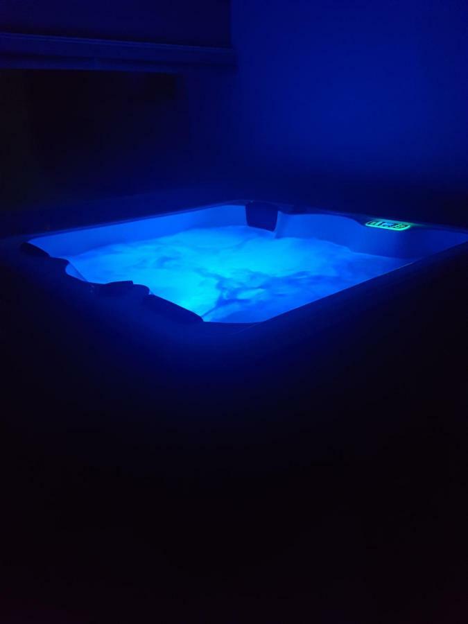 Apartment Paula With Private Jacuzzi And Parking- Near The Beach Zadar Extérieur photo