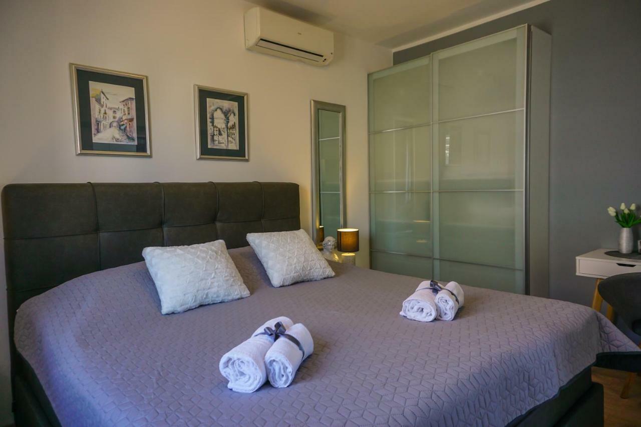 Apartment Paula With Private Jacuzzi And Parking- Near The Beach Zadar Extérieur photo